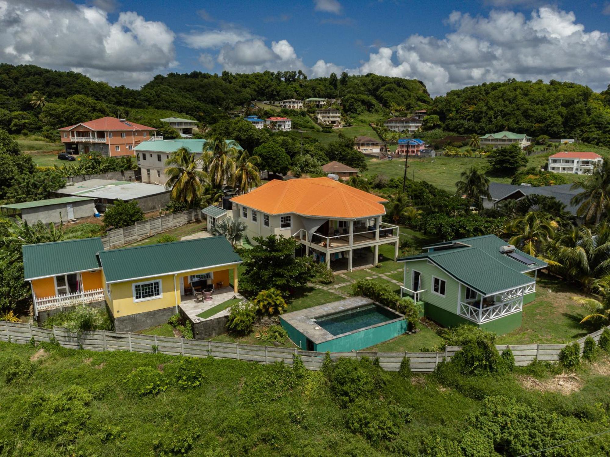 Waves Villa Guesthouse Kingstown Exteriér fotografie