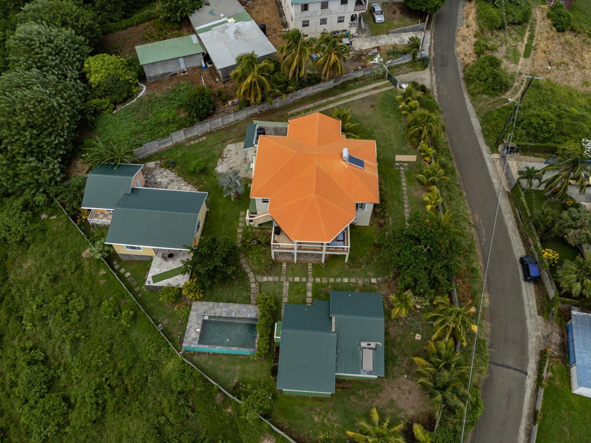 Waves Villa Guesthouse Kingstown Exteriér fotografie