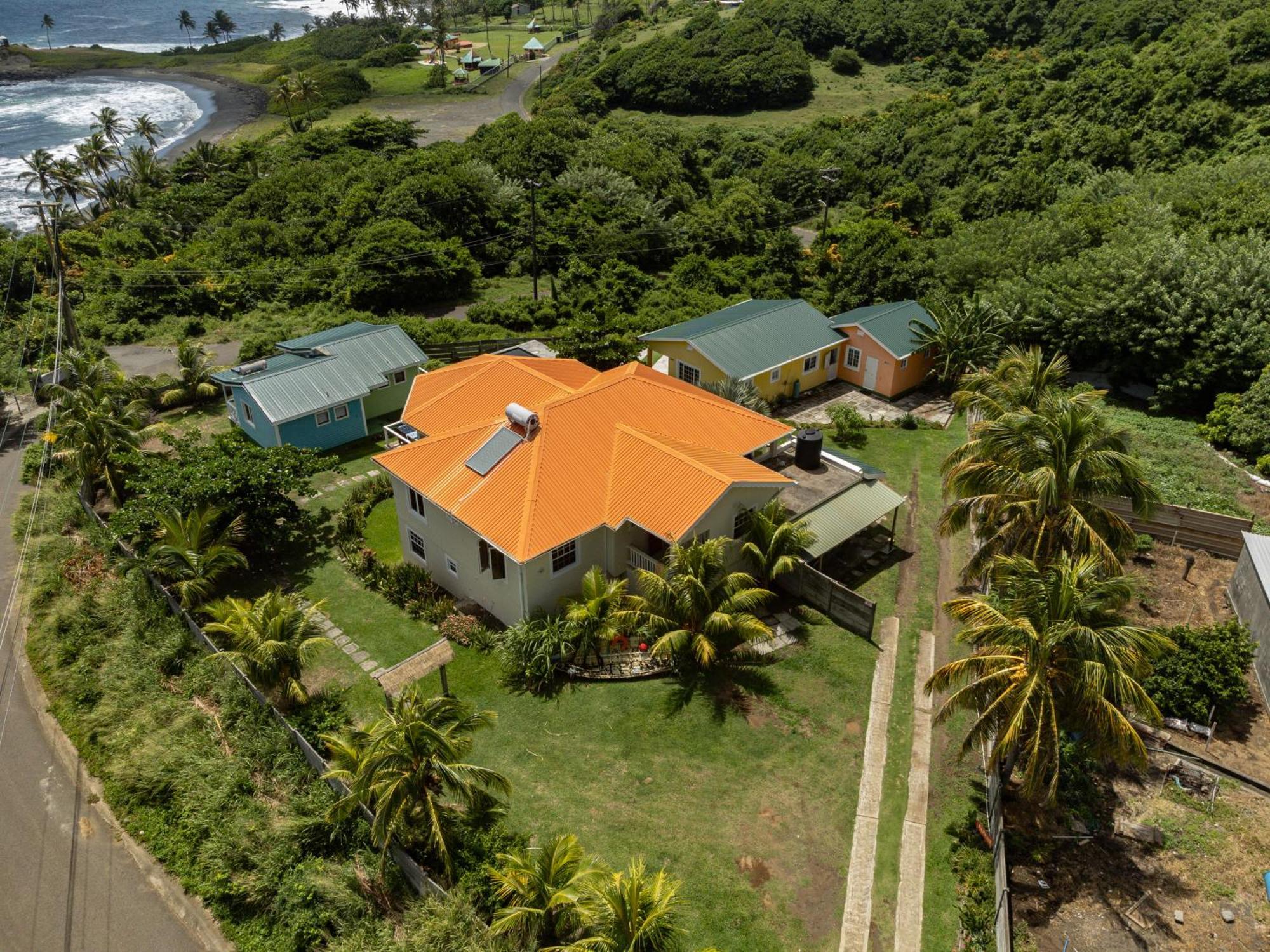 Waves Villa Guesthouse Kingstown Exteriér fotografie