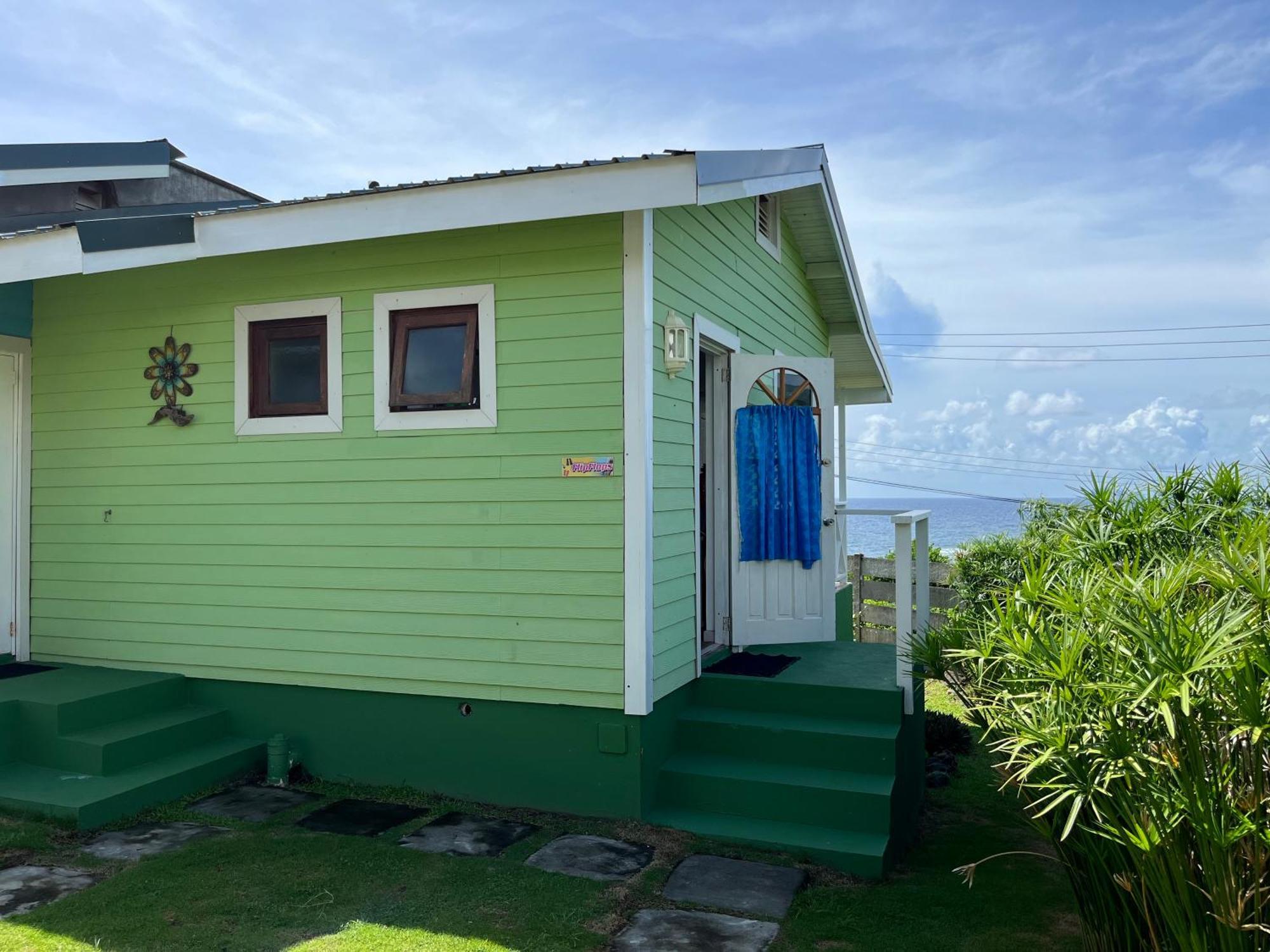 Waves Villa Guesthouse Kingstown Exteriér fotografie